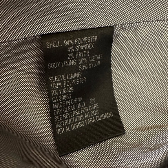 Tahari Black Pinstripe Blazer size 8 - Picture 8 of 8